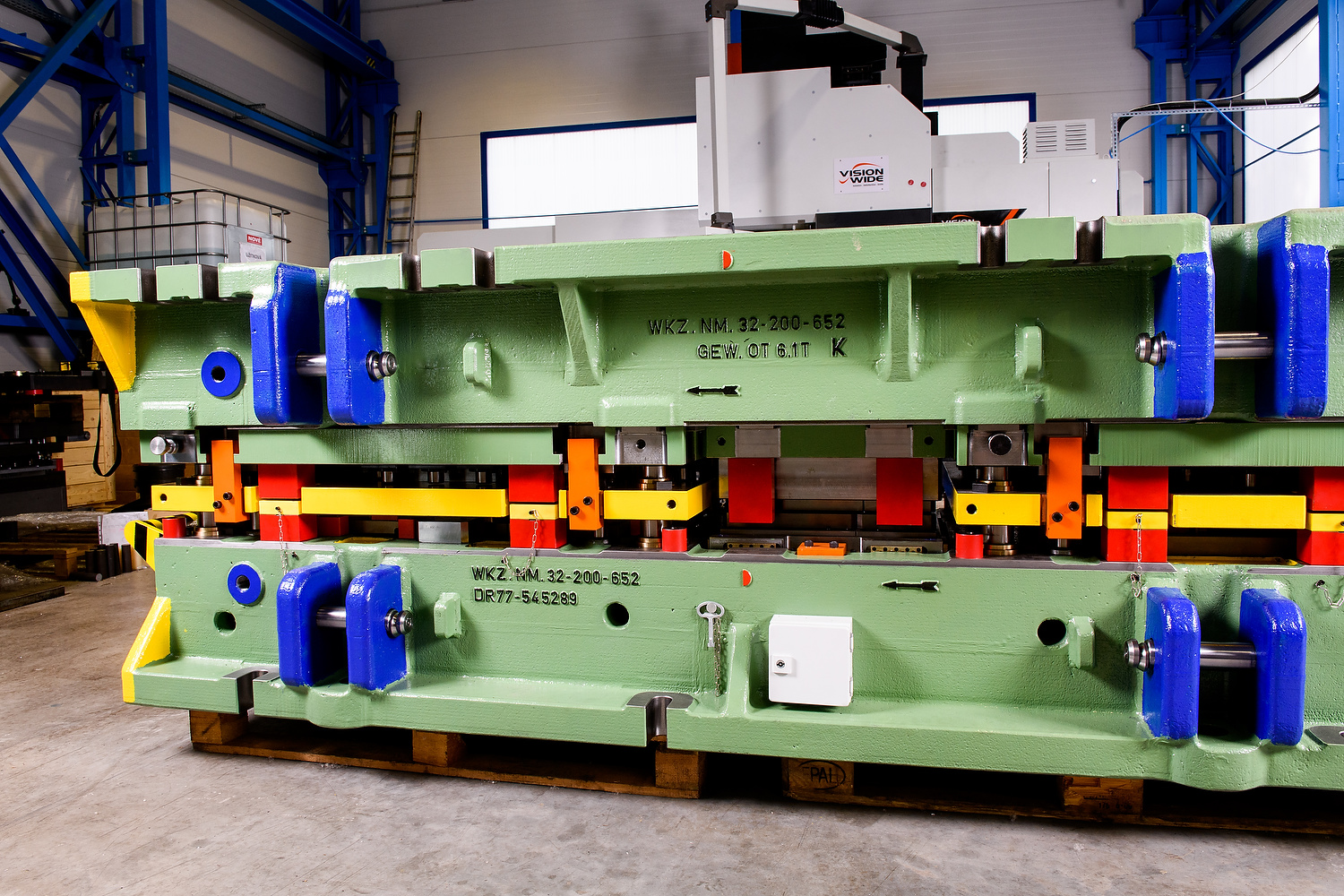 Large pressing machine